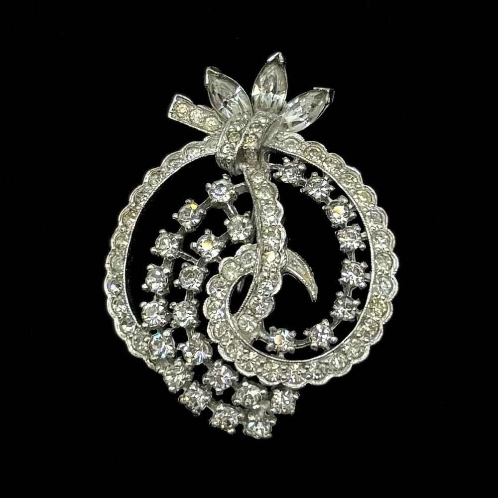 VINTAGE Crystal Brooch